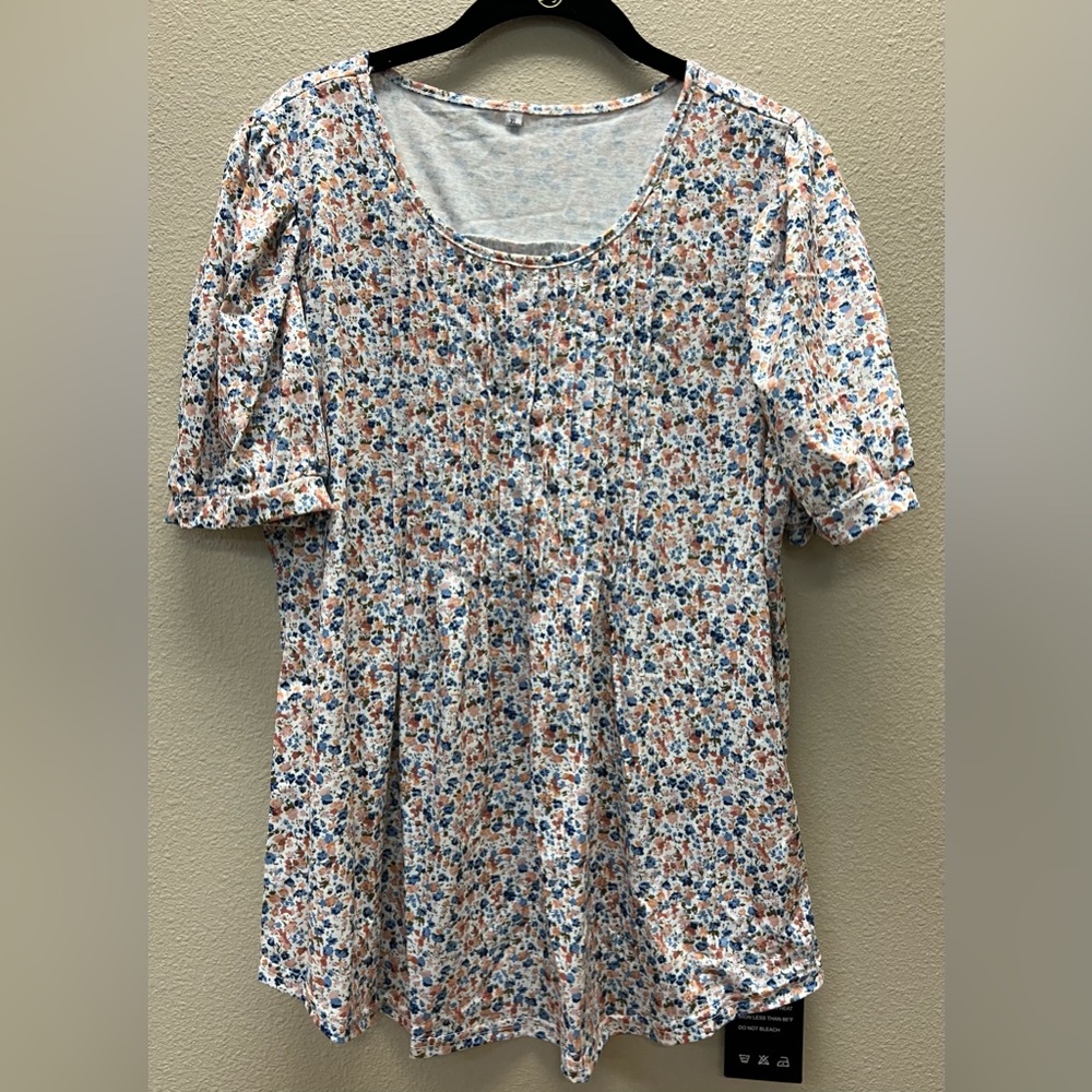 Ficerd XL New With Tags  Floral Print Women's Top